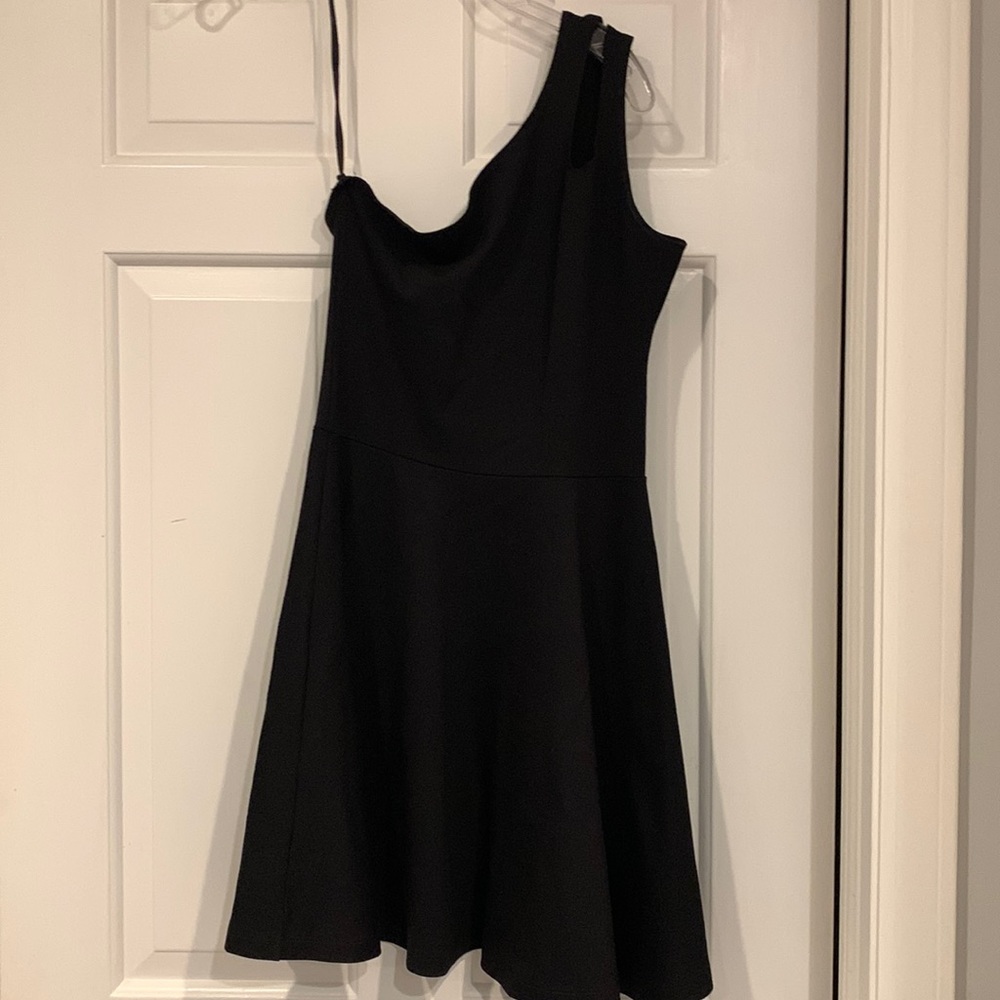 One shoulder cut out black mini dress